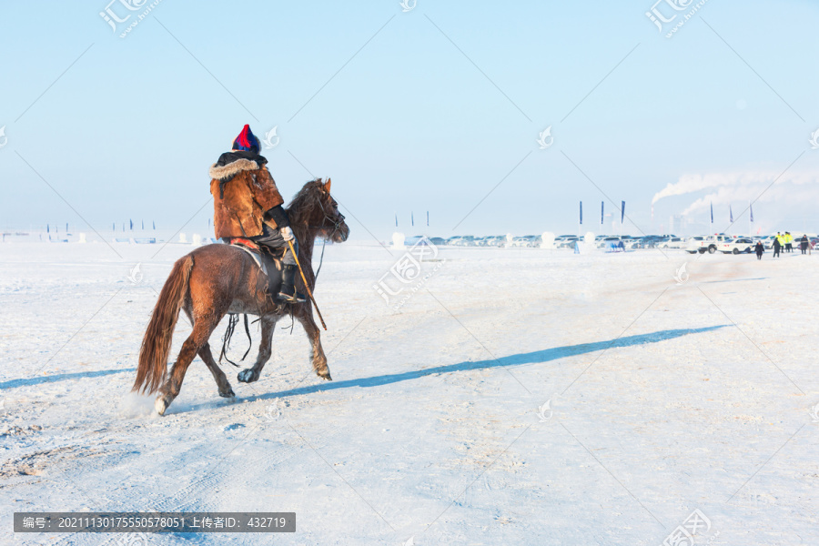 冬季雪原骑马