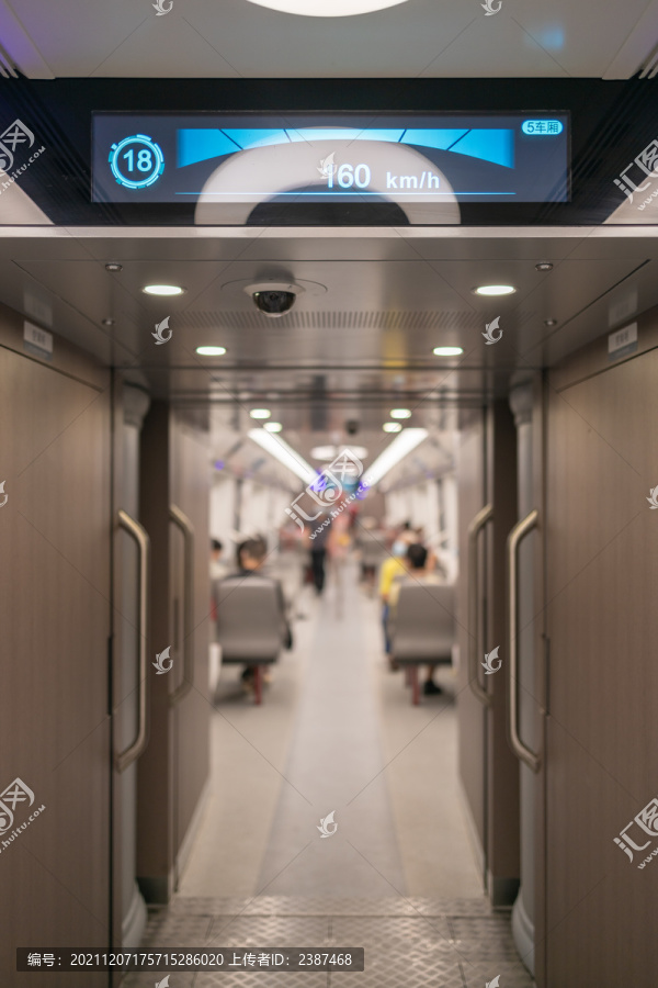 广州地铁18号线列车车厢