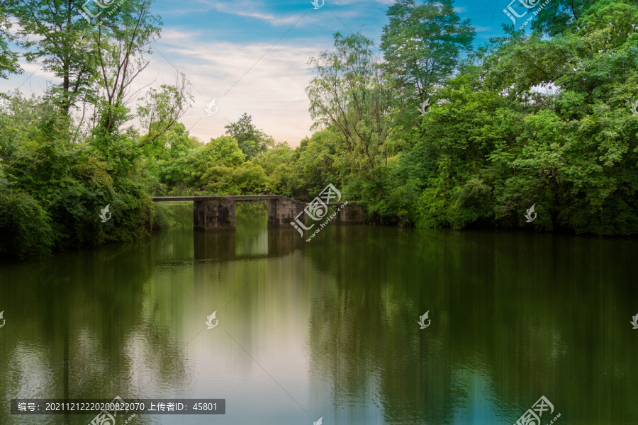 湖光山色