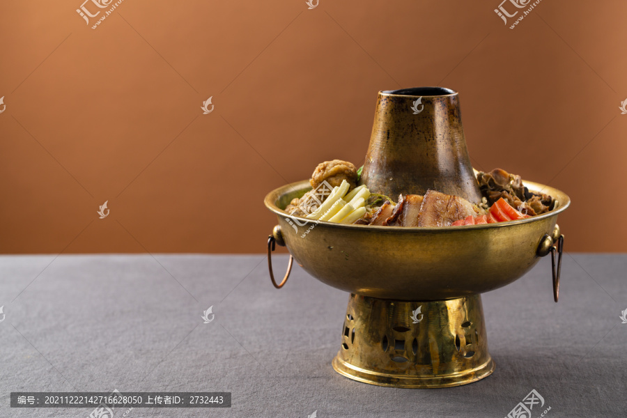 铜锅什锦烩现菜