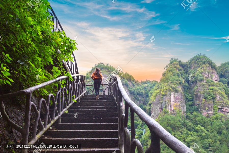 绍兴新昌穿岩十九峰