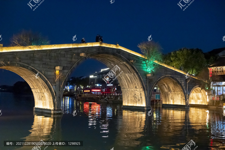 朱家角古镇放生桥夜景