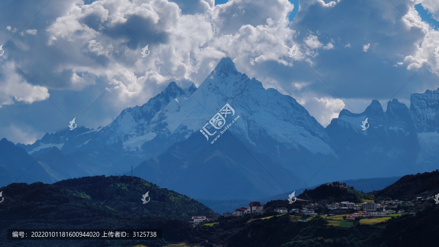 梅里雪山缅茨姆峰