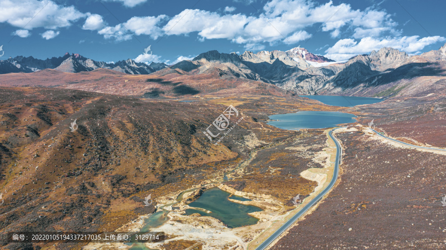 四川姊妹湖风光航拍理塘风景