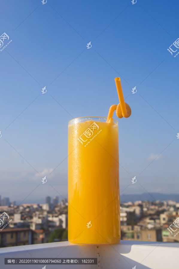 鲜榨橙汁饮品