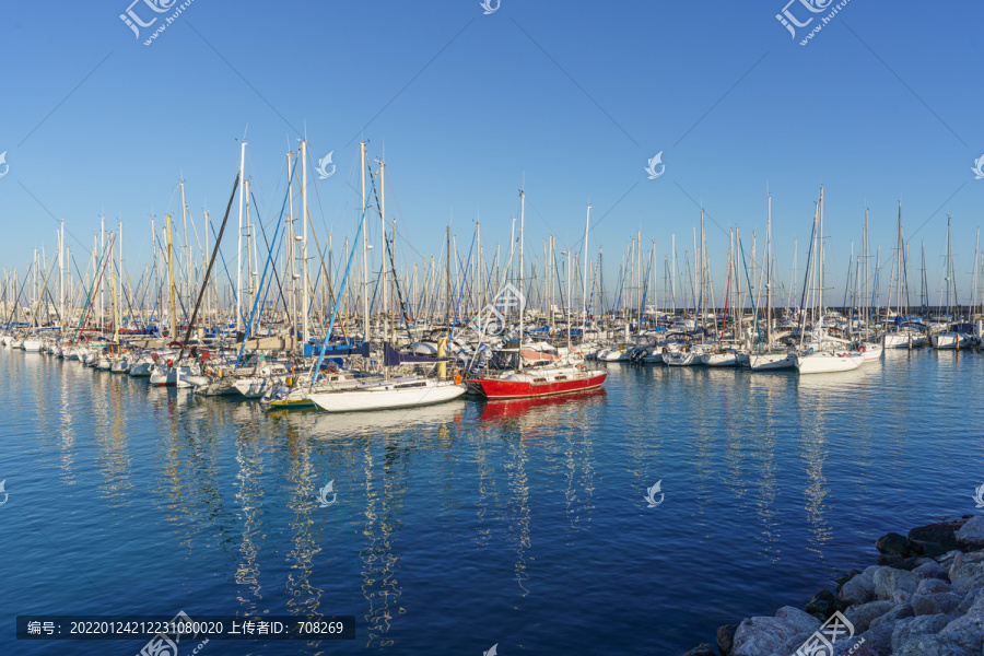 法国南部地中海海岸线游艇港口