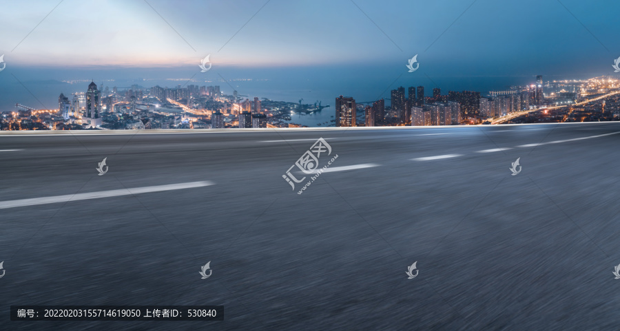 沥青地面和城市夜景