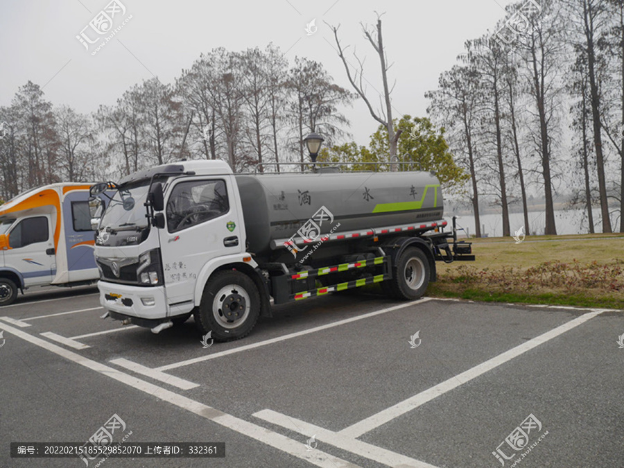 洒水车