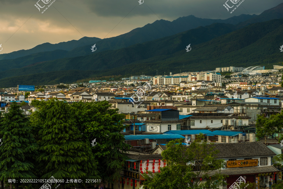 大理古城楼五华楼鸟瞰古城全景