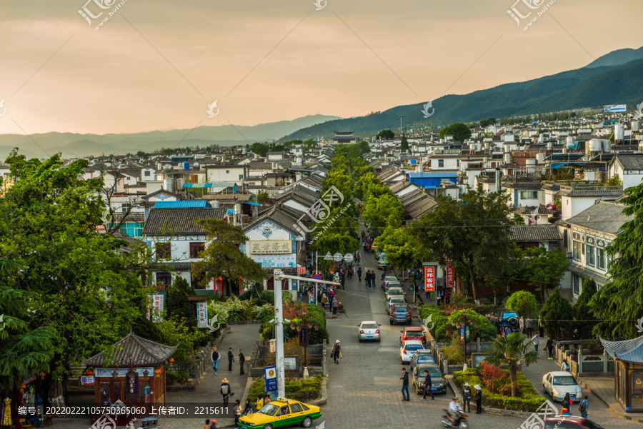 大理古城楼五华楼鸟瞰古城全景