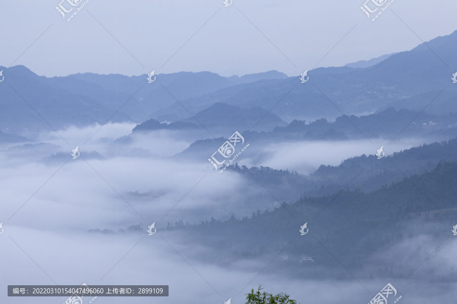 崇山峻岭云海水墨仙境