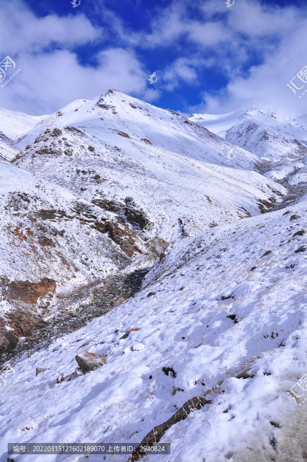 雪山峡谷