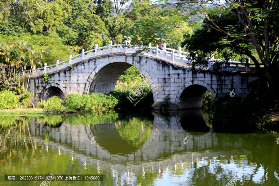 深圳东湖公园石拱桥