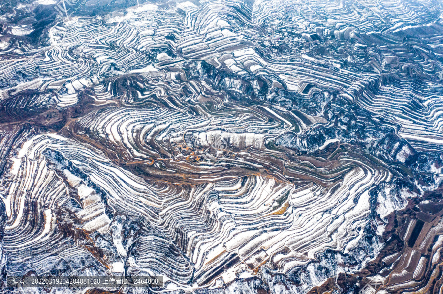 山西芮城光伏基地雪景如画