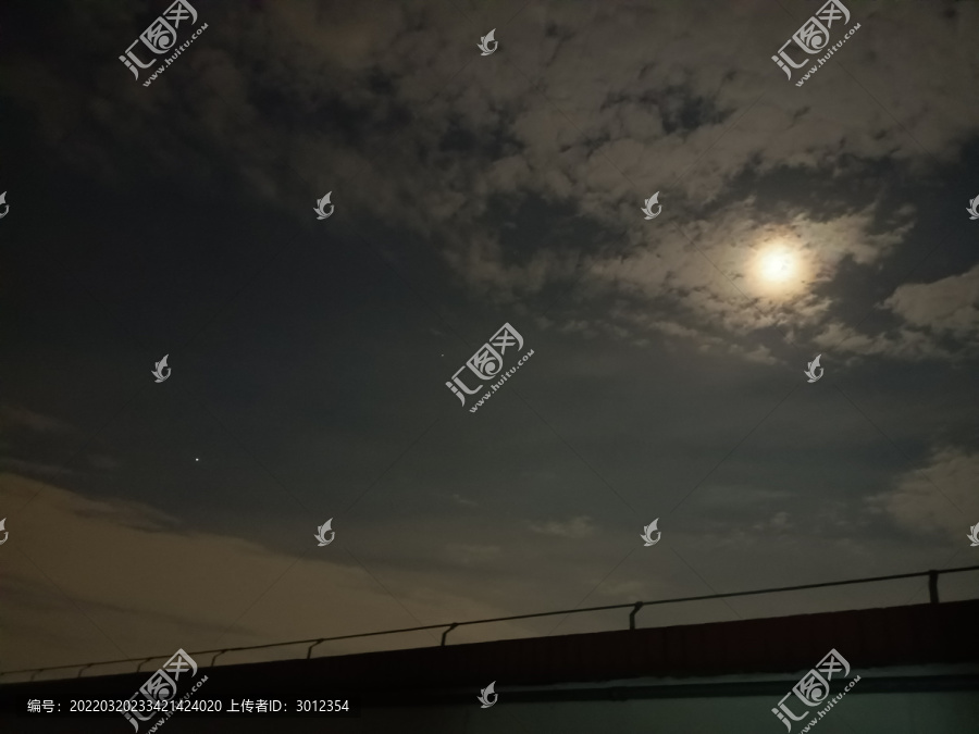 午夜月光星空高清实拍