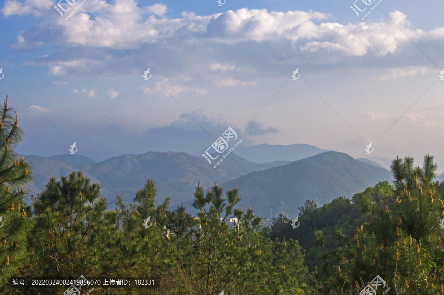 山与天的风景