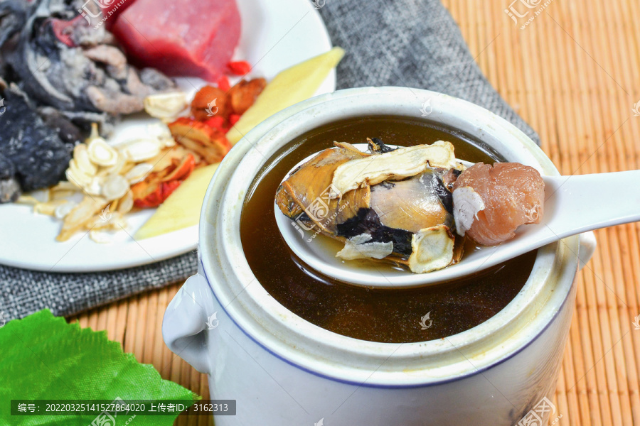 黨參烏雞湯
