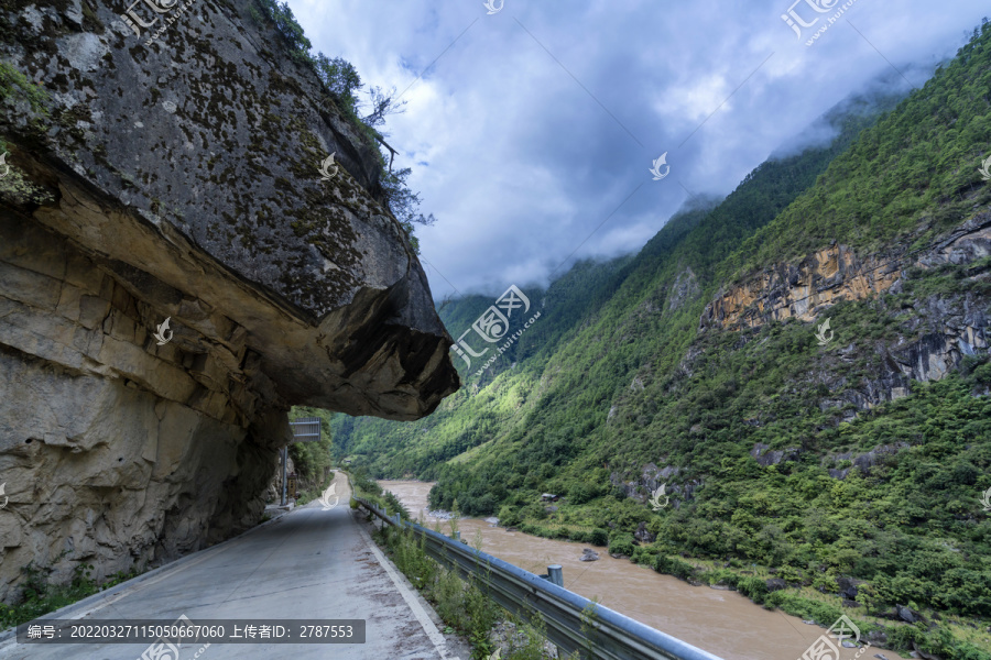 丙察察公路