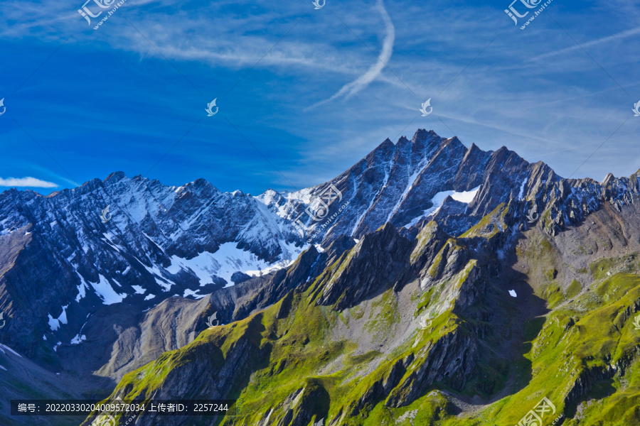 山景与雪山