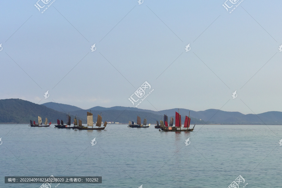 无锡太湖上的帆船