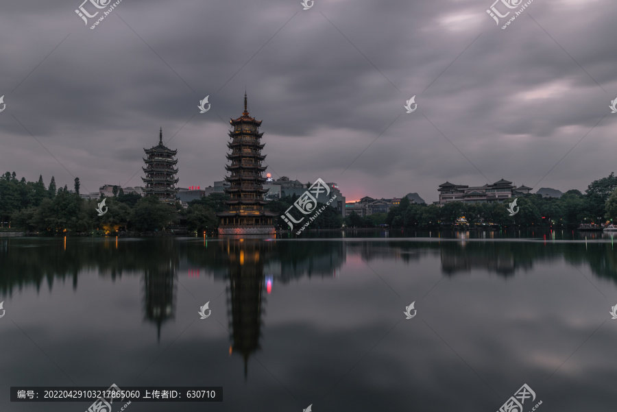 桂林日月双塔建筑景观