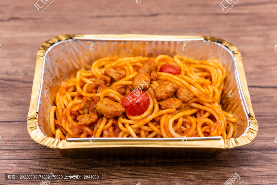 一盒意大利番茄肉酱面