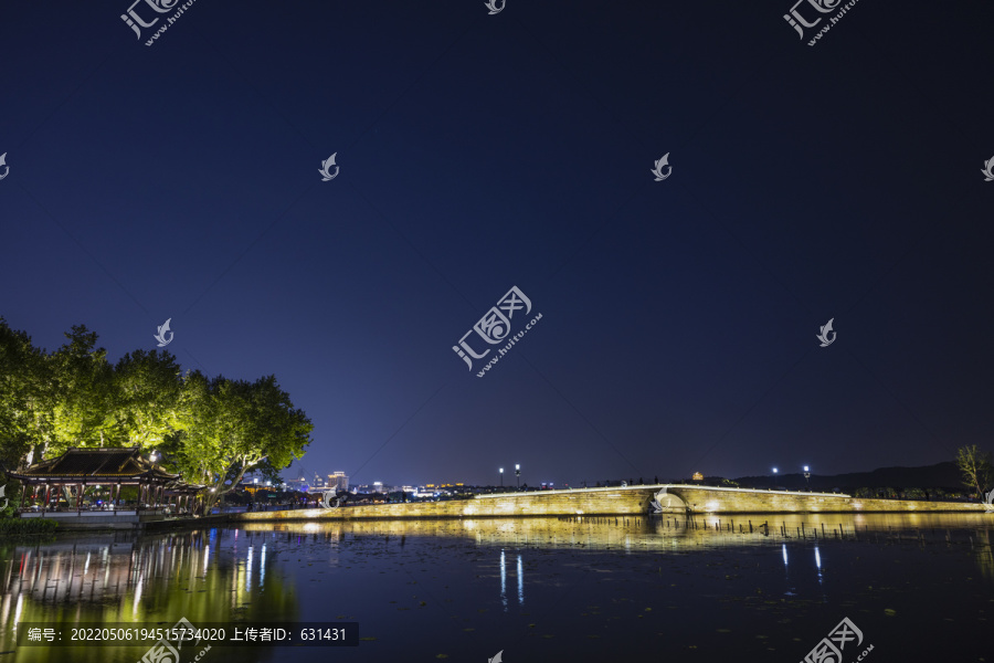 杭州西湖断桥夜景