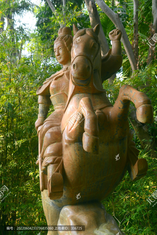 民族英雄广东茂名冼夫人雕塑