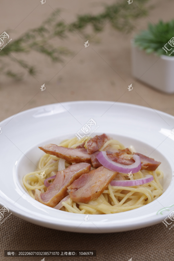 煙熏雞燴意面
