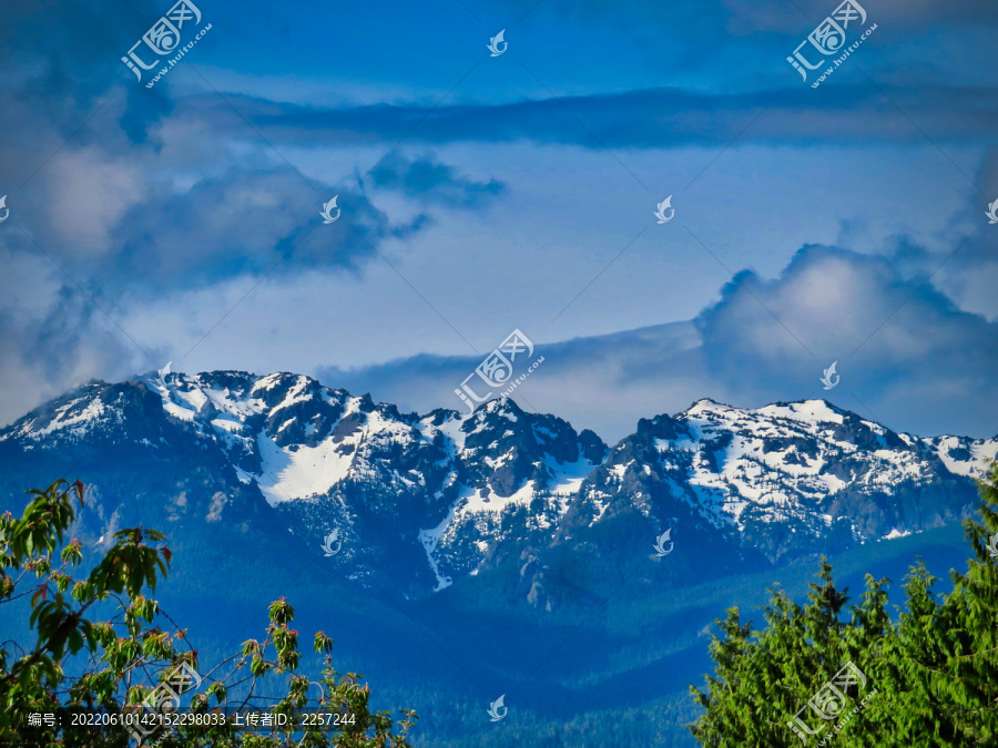 山景与崇山峻岭