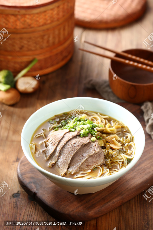 酸菜牛肉面