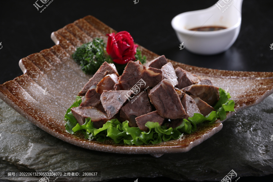 大块牛肉