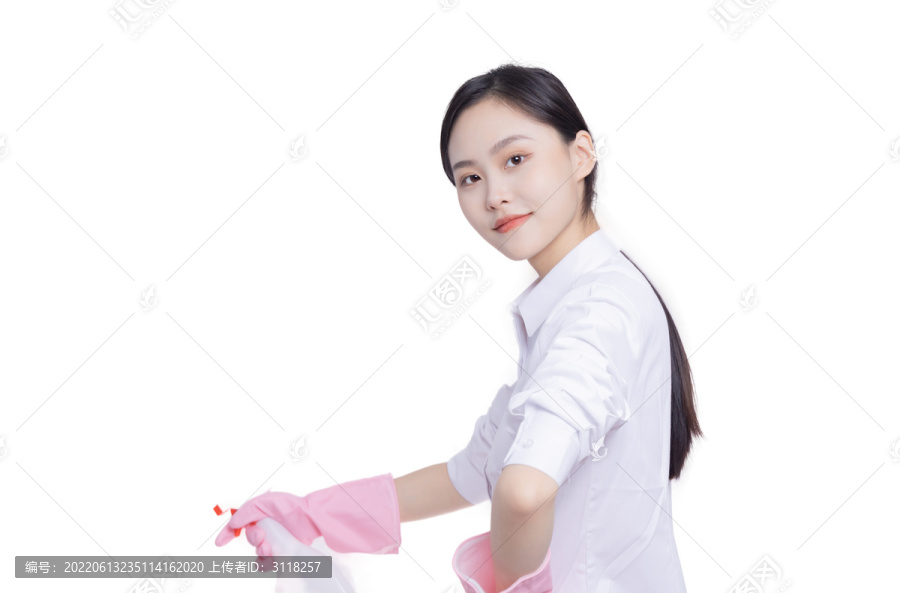 打扫卫生的亚洲女性