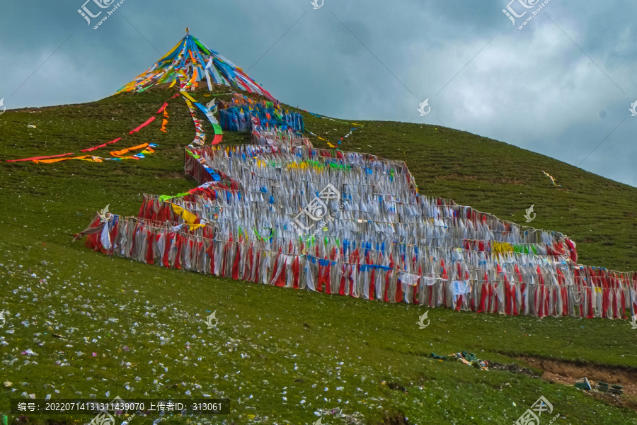 青海日月山日月亭