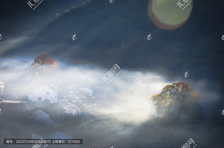 晨雾下的石城秋色