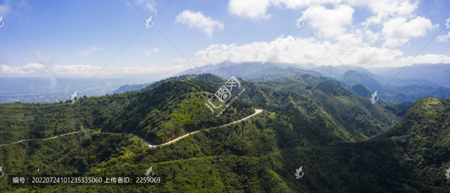 秦岭山脉生态环境航拍图