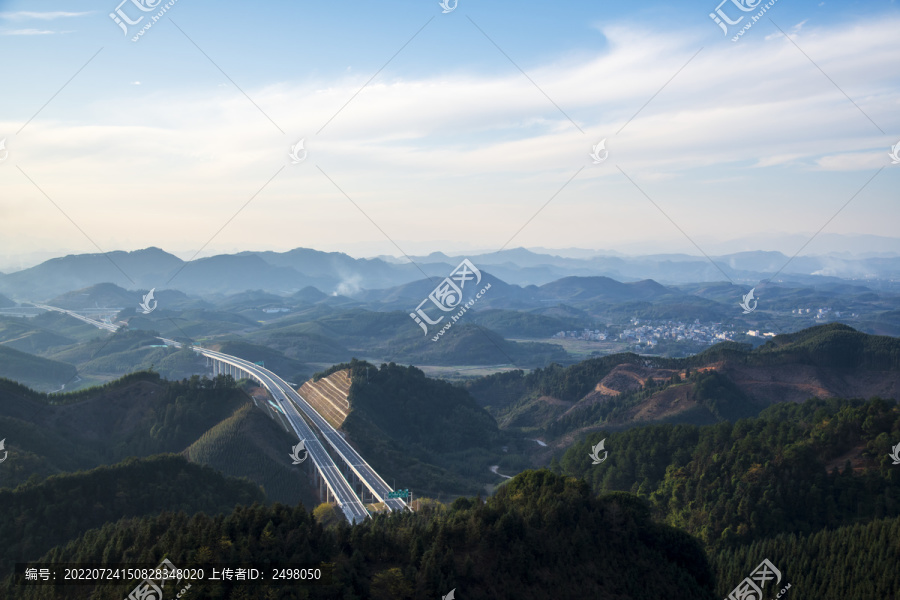 山川大地高速公路