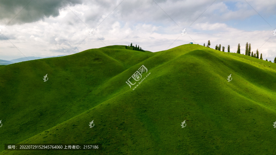 新疆伊犁那拉提大草原风光