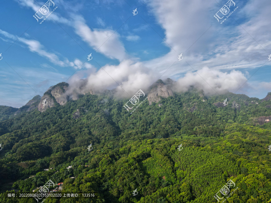 都峤山云雾