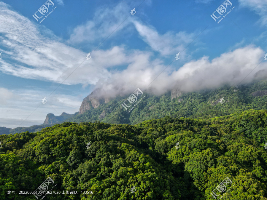 都峤山云雾