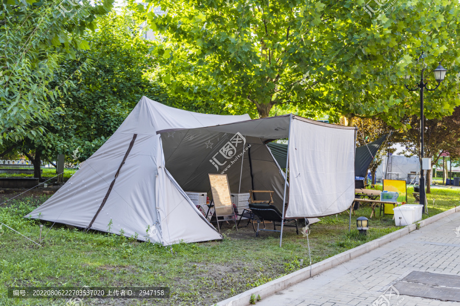 城市野外露营帐篷装备
