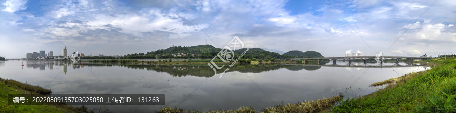 浙江兰溪兰江大云山全景