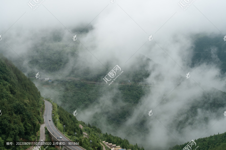 重庆巫山摩天岭云雾