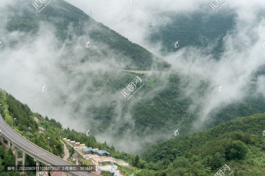 重庆巫山摩天岭云雾