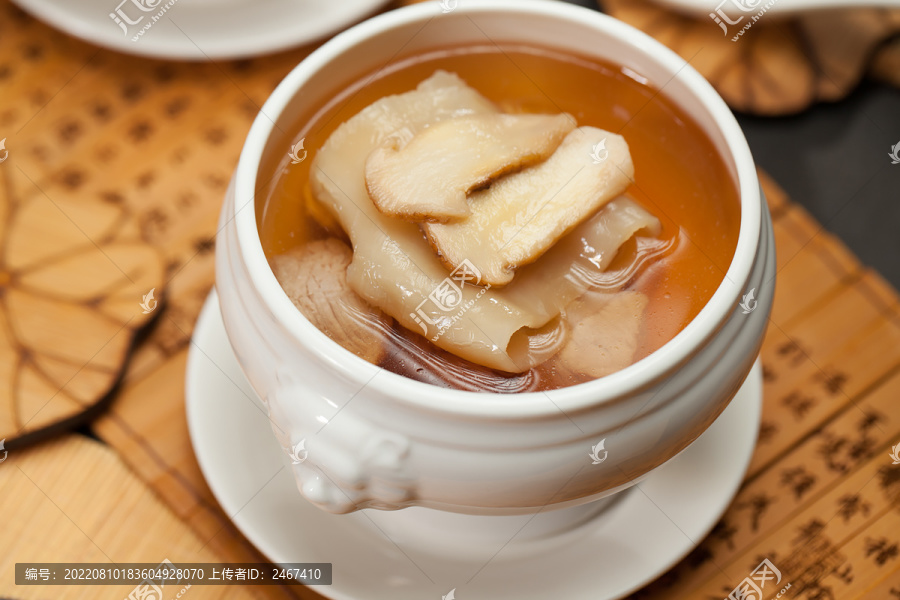 花胶鱼胶松茸汤燕鲍翅