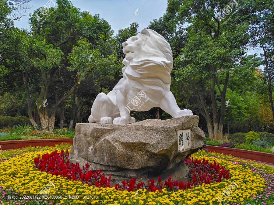 合肥市银河公园雕塑醒狮