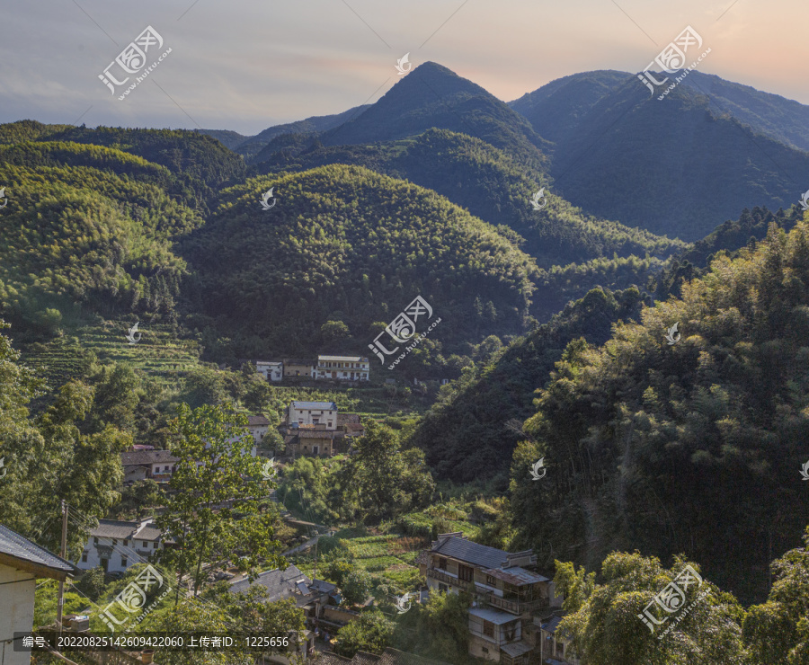 皖南大山里的小村直坑