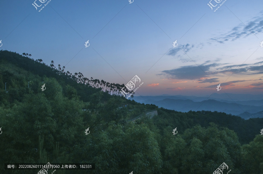 山峦风光暮色风景