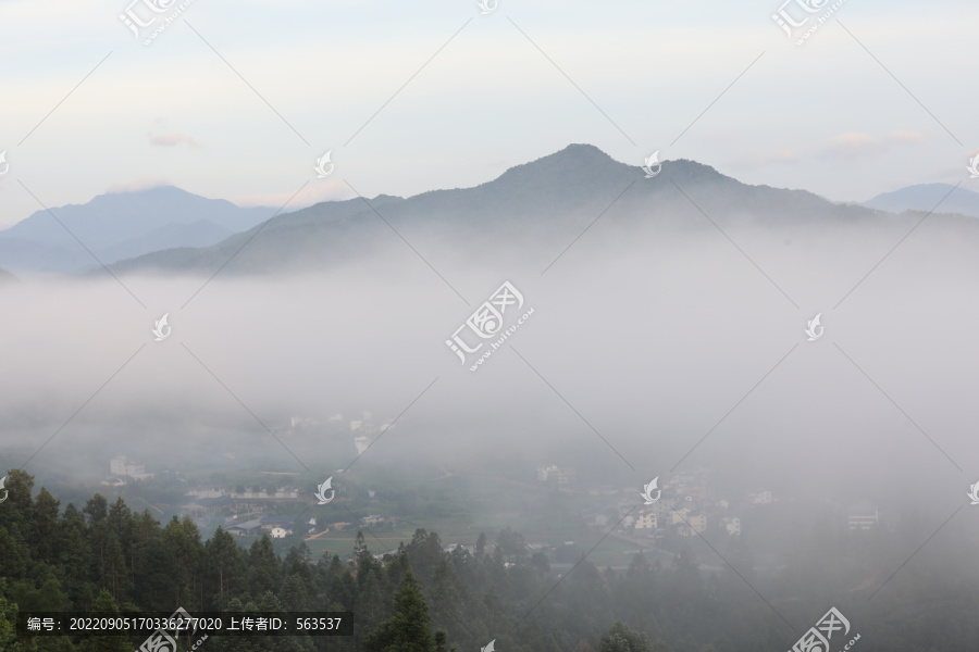 福建武夷山火焰山云海