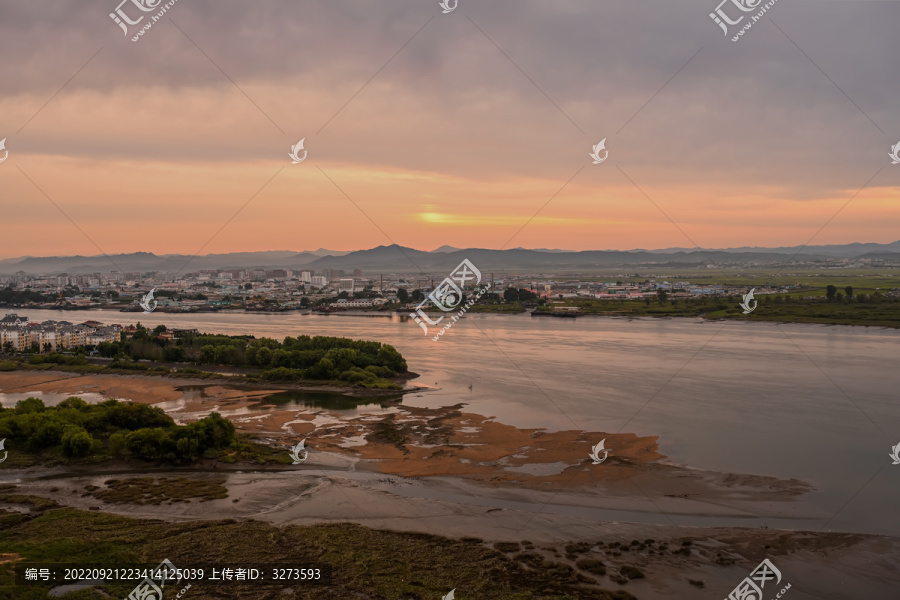 清晨江湾